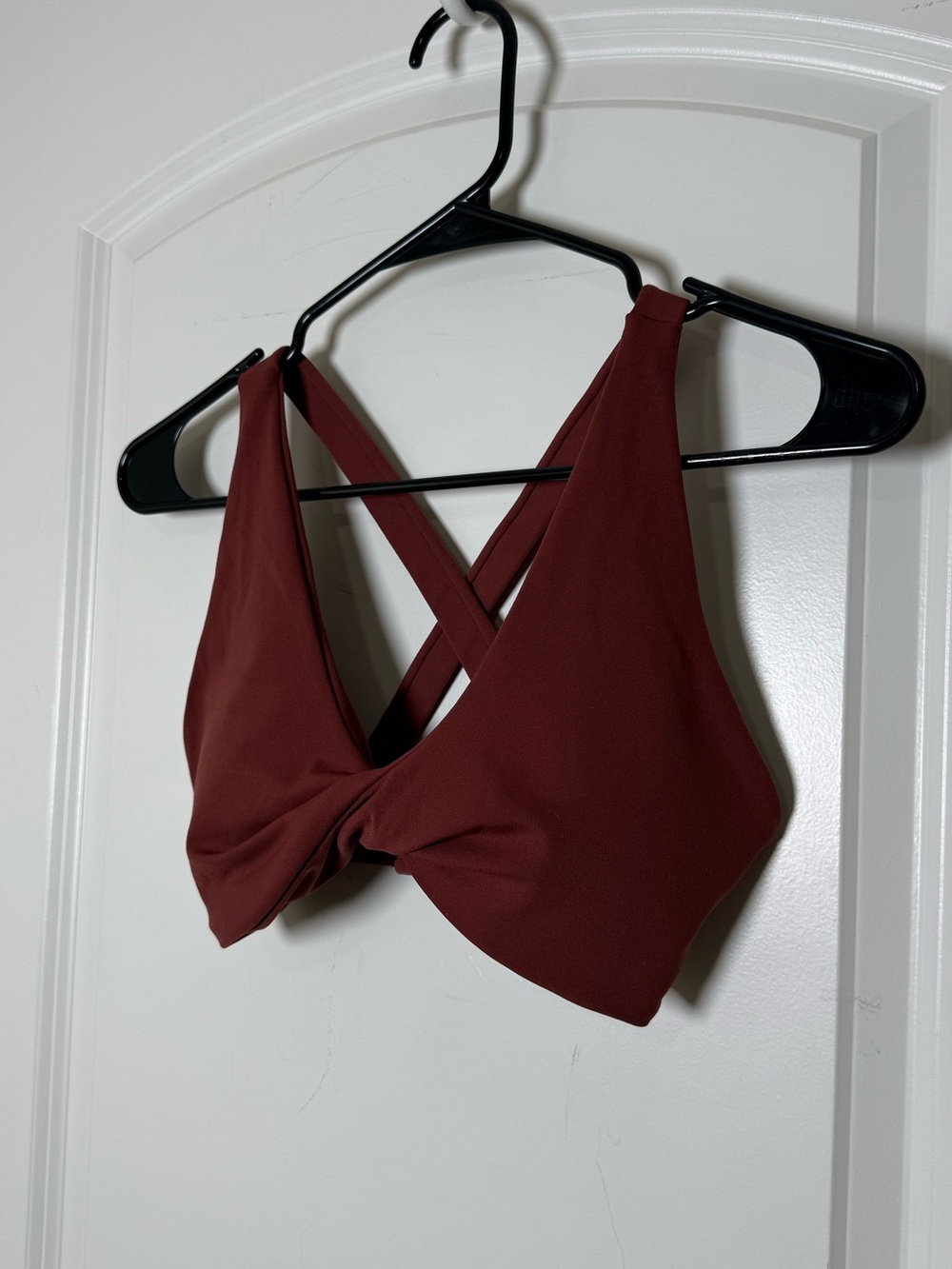 Twist open back sports bra